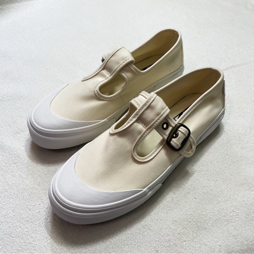 New Vans Mary Jane Sneakers Size 8.5